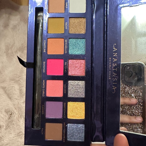 Brand new Anastasia Beverly Hills Riviera pallete - Picture 3 of 3